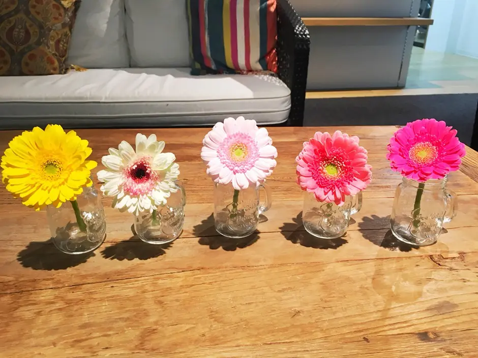 4月のフラワーアレンジメント｜春の花ガーベラの飾り方－花のある