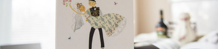 何を着る？披露宴での女性の服装は、年代や立場によって変えるべし！
