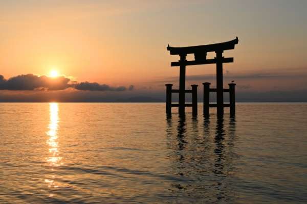 初日影のイメージ