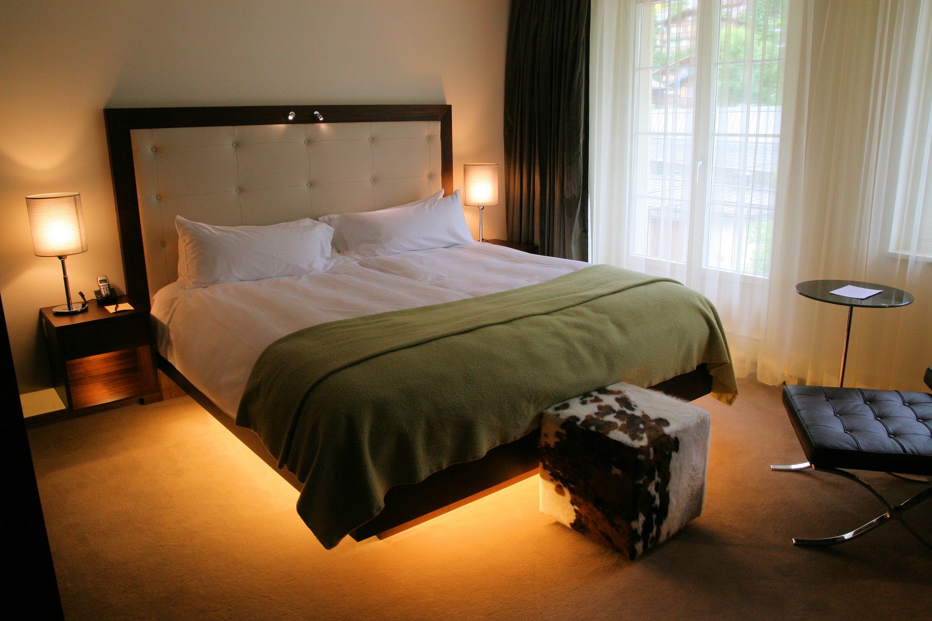 hotel-style-bedroom03