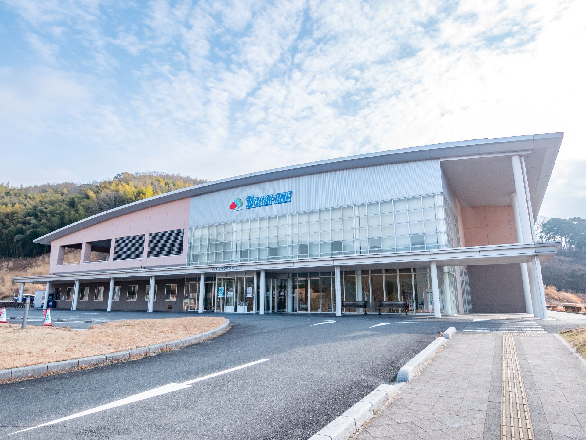 トラックワンアリーナの写真