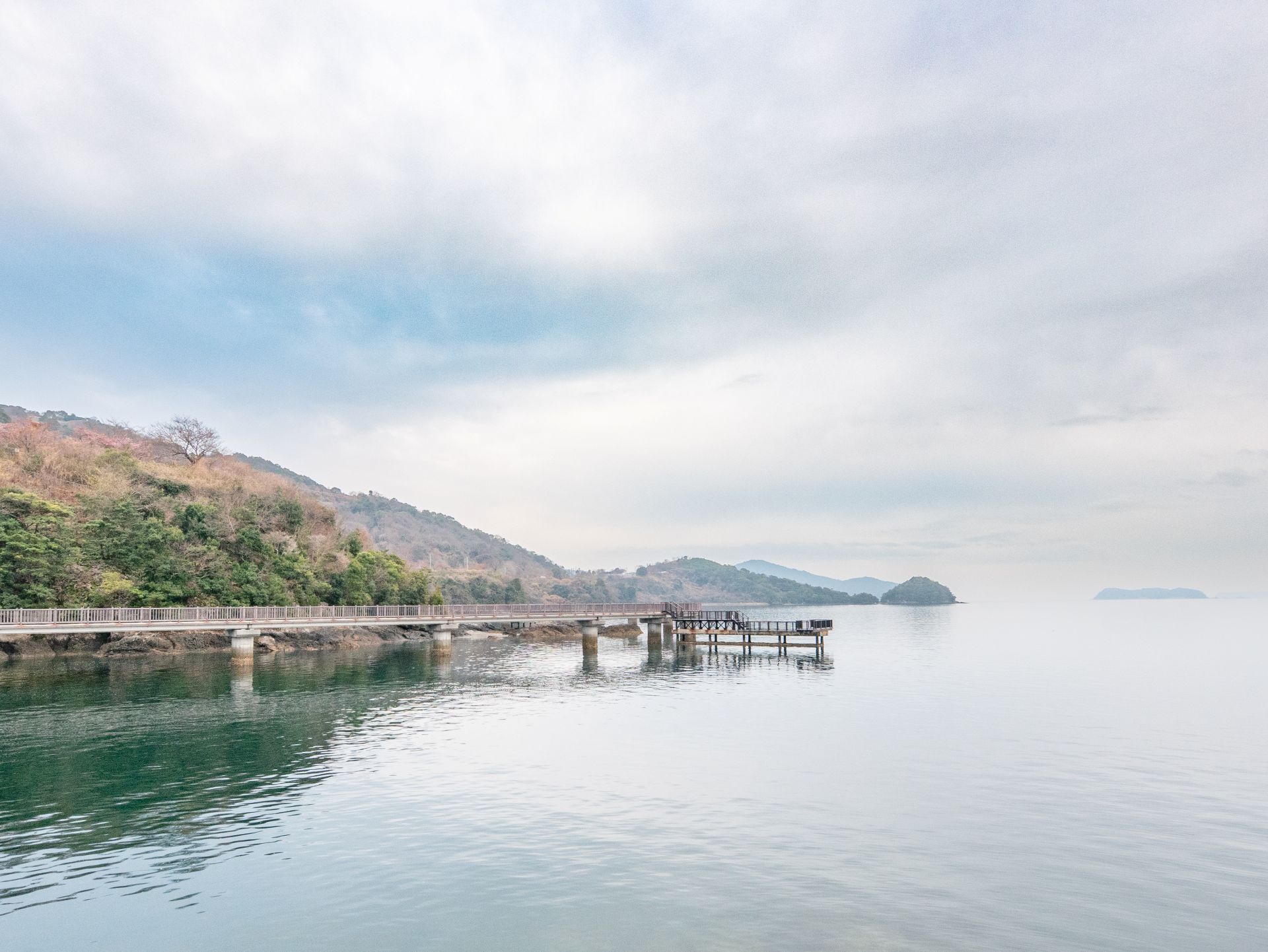 はなぐり海岸 海上プロムナードの写真